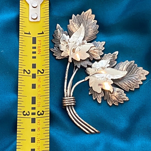 Silver plate leaf brooch - Picture 4 of 4